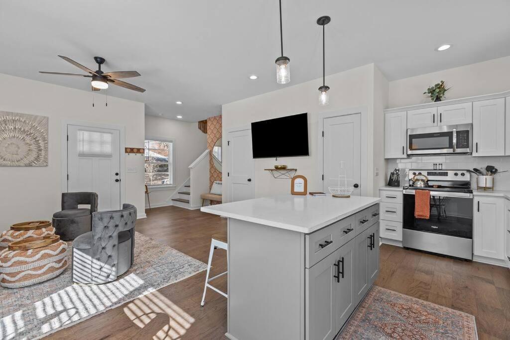 Contemporary Home, Close To Downtown And Nccu Durham Bagian luar foto